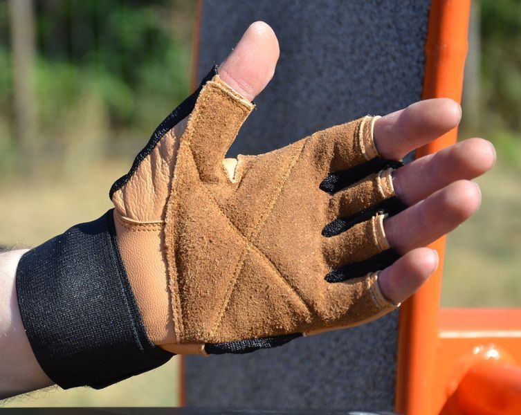 Перчатки для фитнеса и зала Mad Max MFG-269 Professional черно-коричневые MFG-269-Brown фото